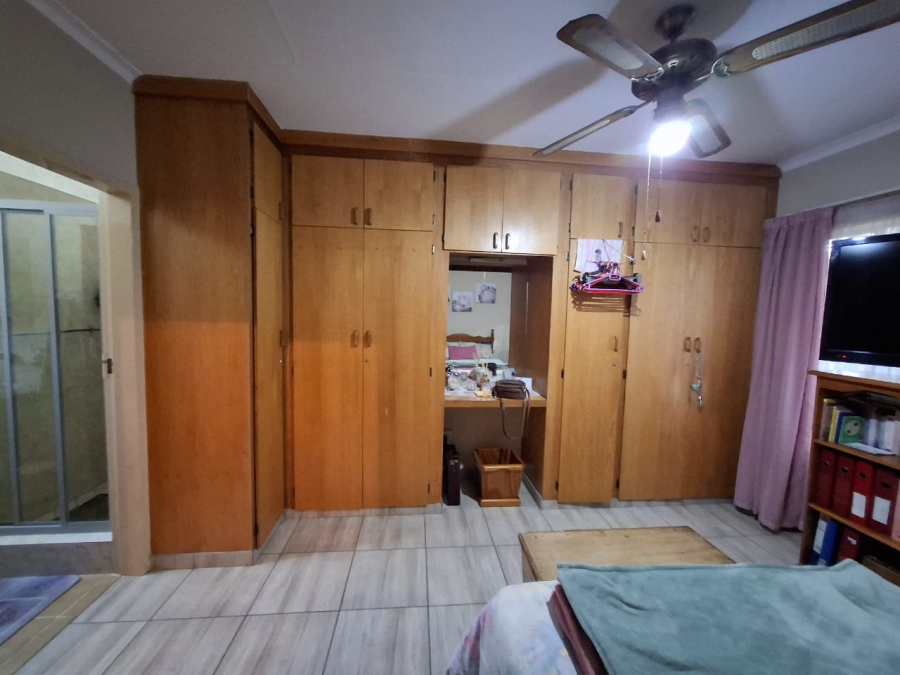 4 Bedroom Property for Sale in Geelhoutpark North West